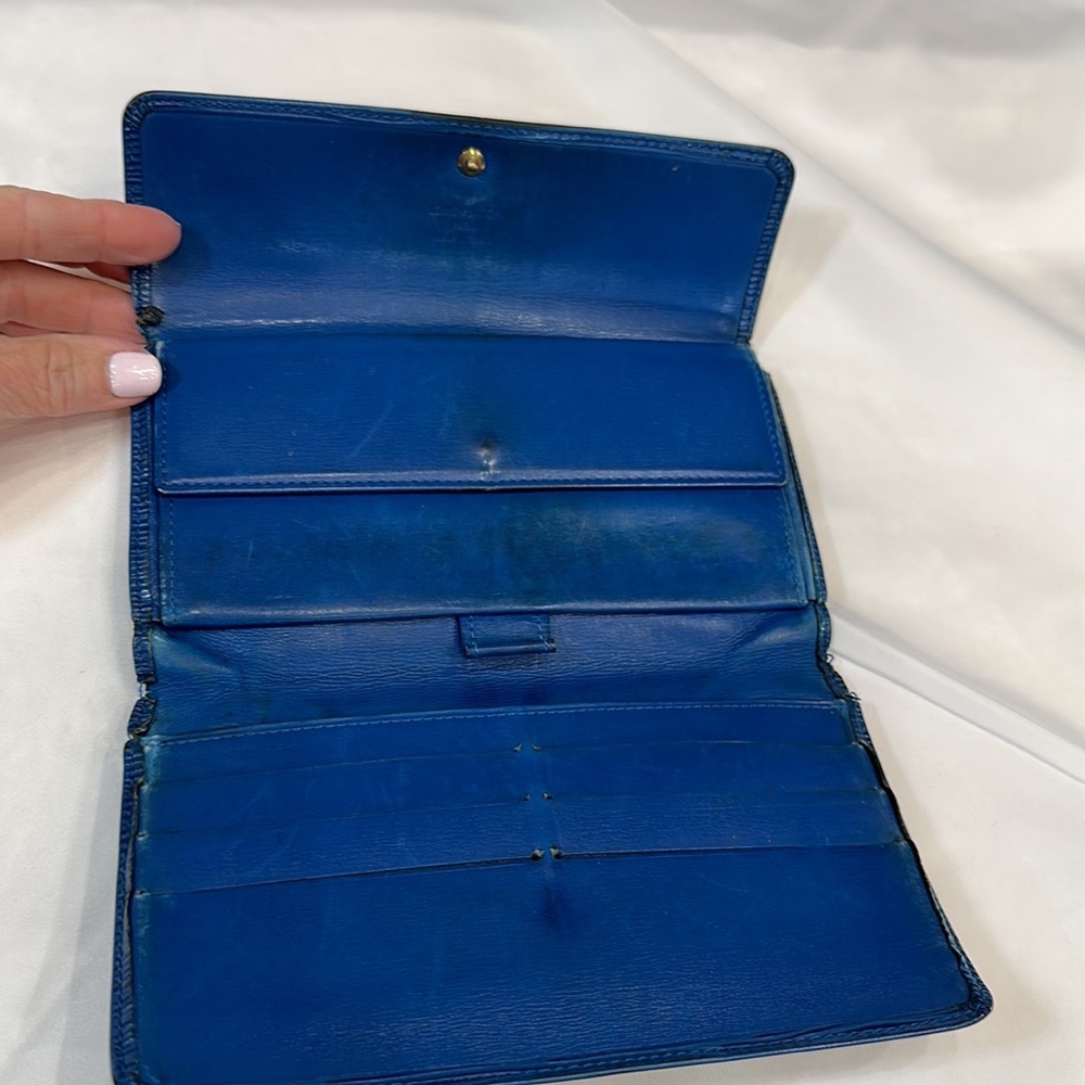 Louis Vuitton was blue Epi wallet fixer upper as is now it’s black,I repainted - Picture 8 of 16